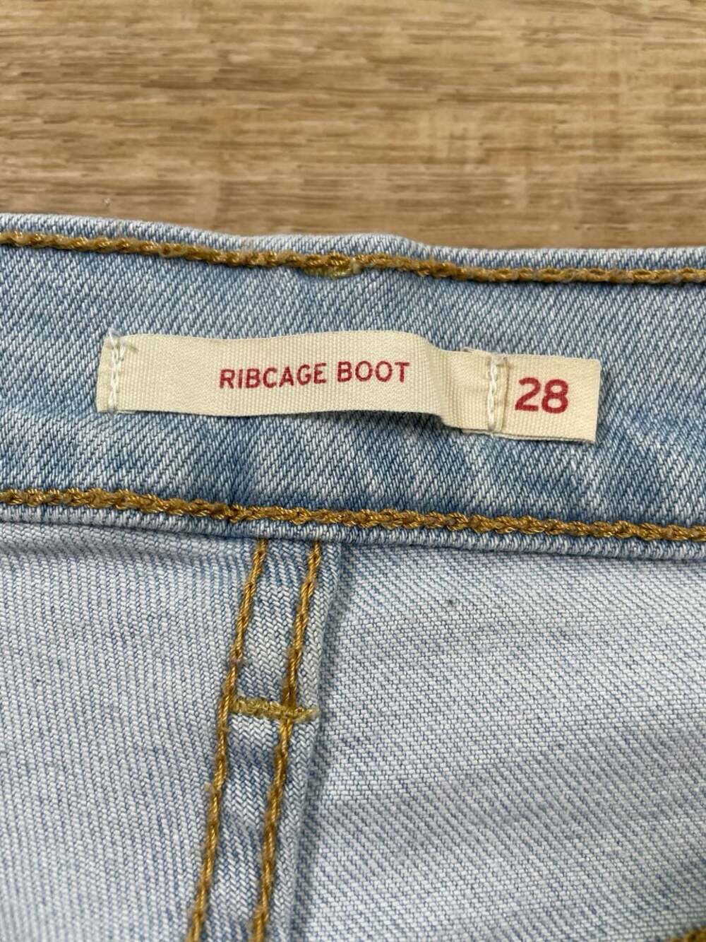 Levi’s Ribcage Boot Jeans Women’s 28 High Rise Light Wash Flare Button Fly - Picture 7 of 9
